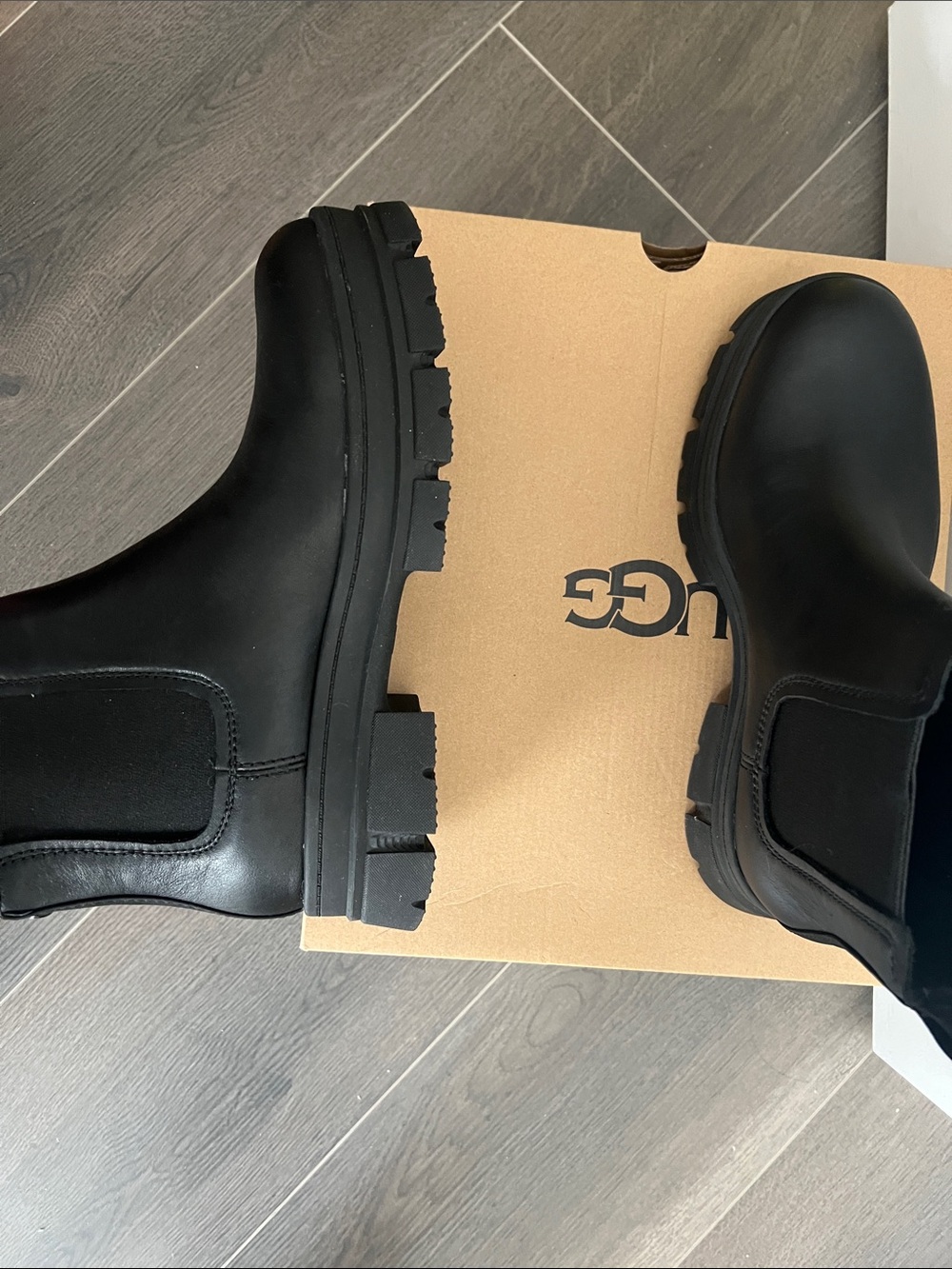 UGG Black Leather Chelsea Lug Boot - Slip-On Ankle Boot - Picture 4 of 5